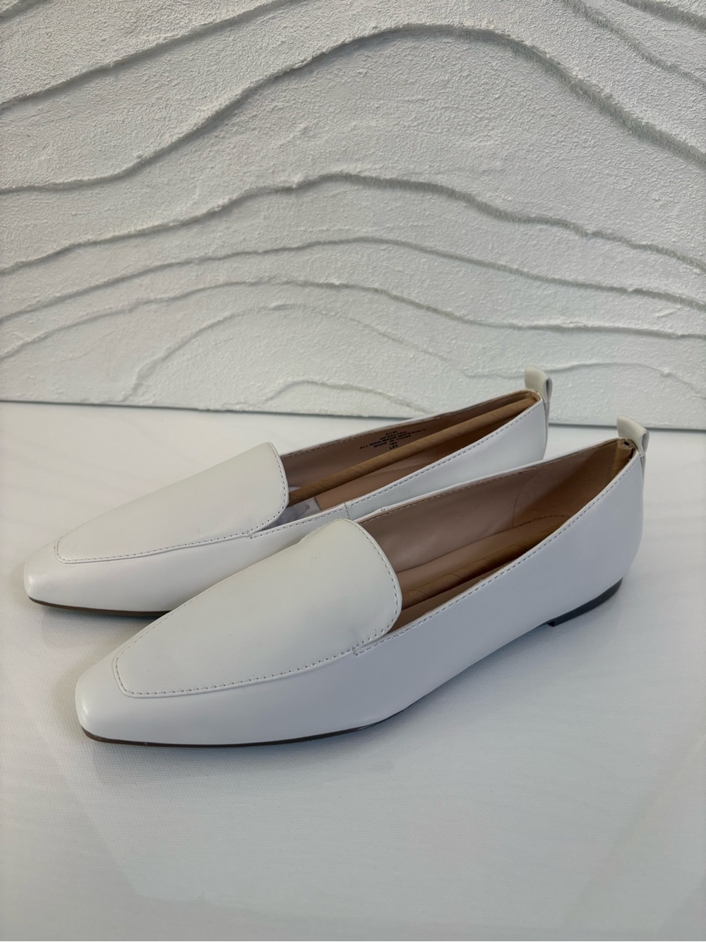 NWT Marc Fisher Women’s White Leather Square Toe Loafers Minimalist Flats